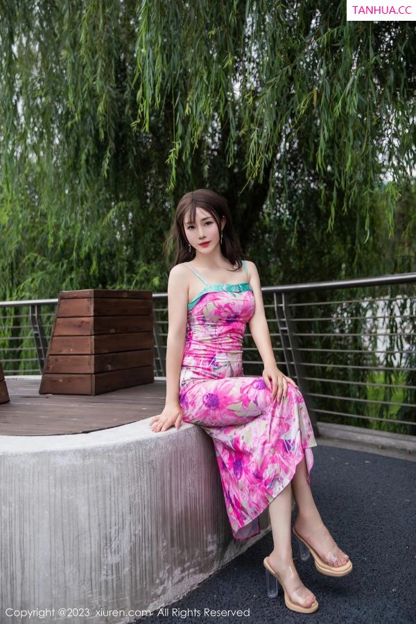  [XiuRen]高清写真图 2023.07.12 No.7065 严利娅Yuliya 网红情人裙第9张图片
